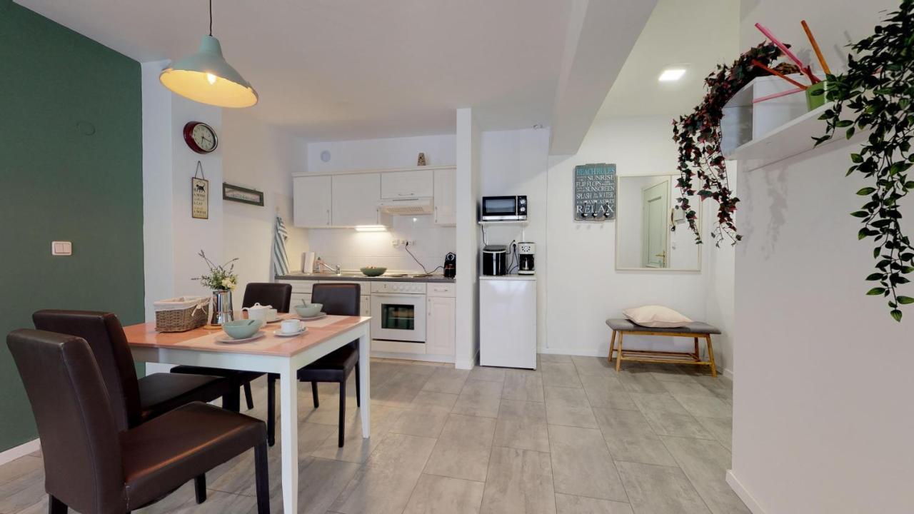 Mirta Deluxe Superior 5 Star Apartment, Your Piece Of Heaven By The Sea & Park, With Sea & Park View Novigrad  Ngoại thất bức ảnh